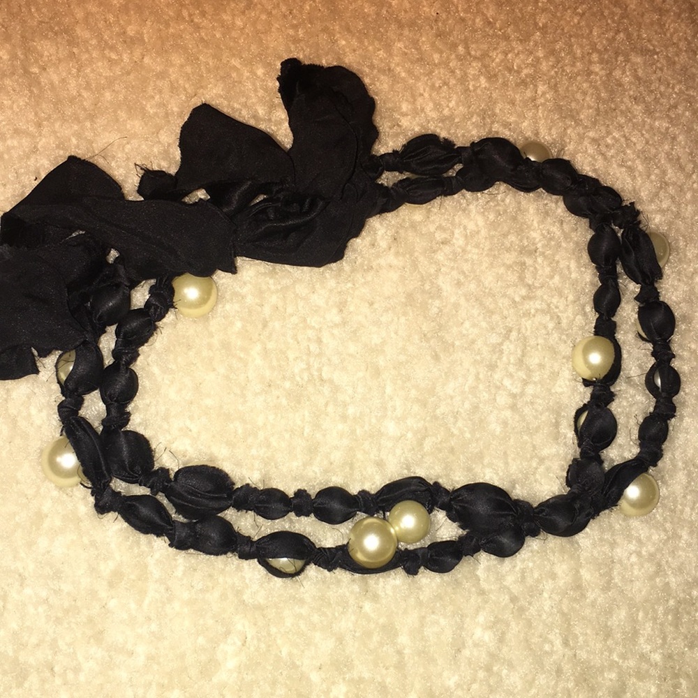 Black Peal Choker with Ribbon